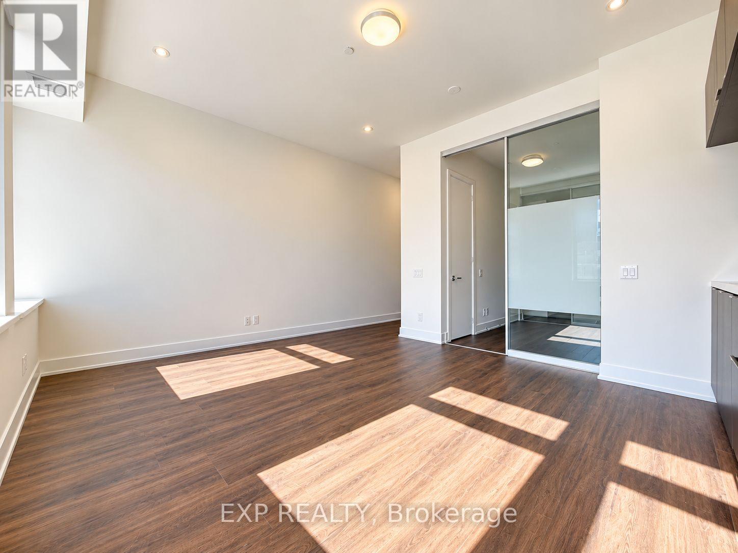 315- 111 St Clair Avenue West, Toronto, ON photo 6