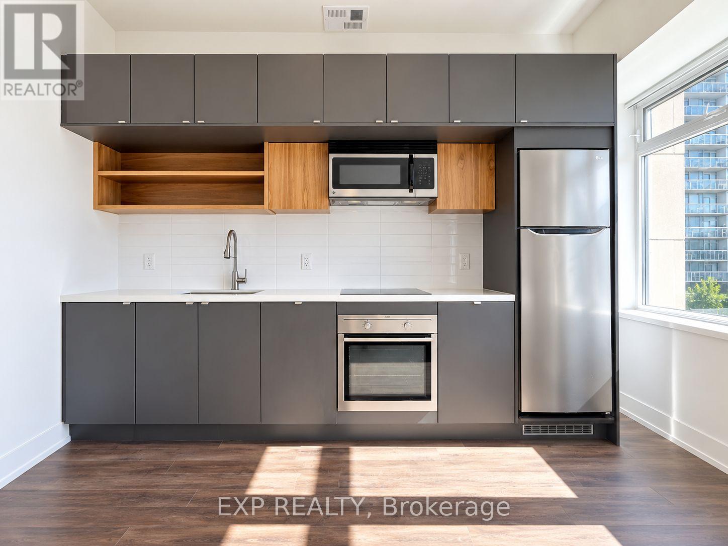 315- 111 St Clair Avenue West, Toronto, ON photo 9