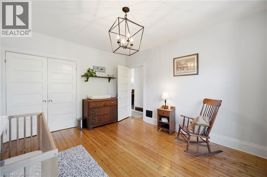 35 FAIRLEIGH Avenue S - Image 18