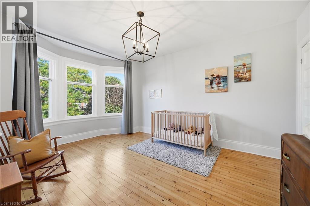 35 FAIRLEIGH Avenue S - Image 17