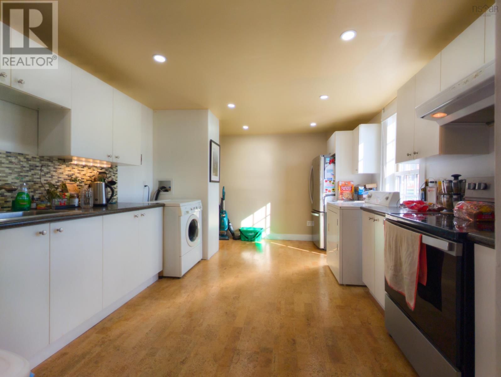 Property 41 of 48 of 223 St George Street