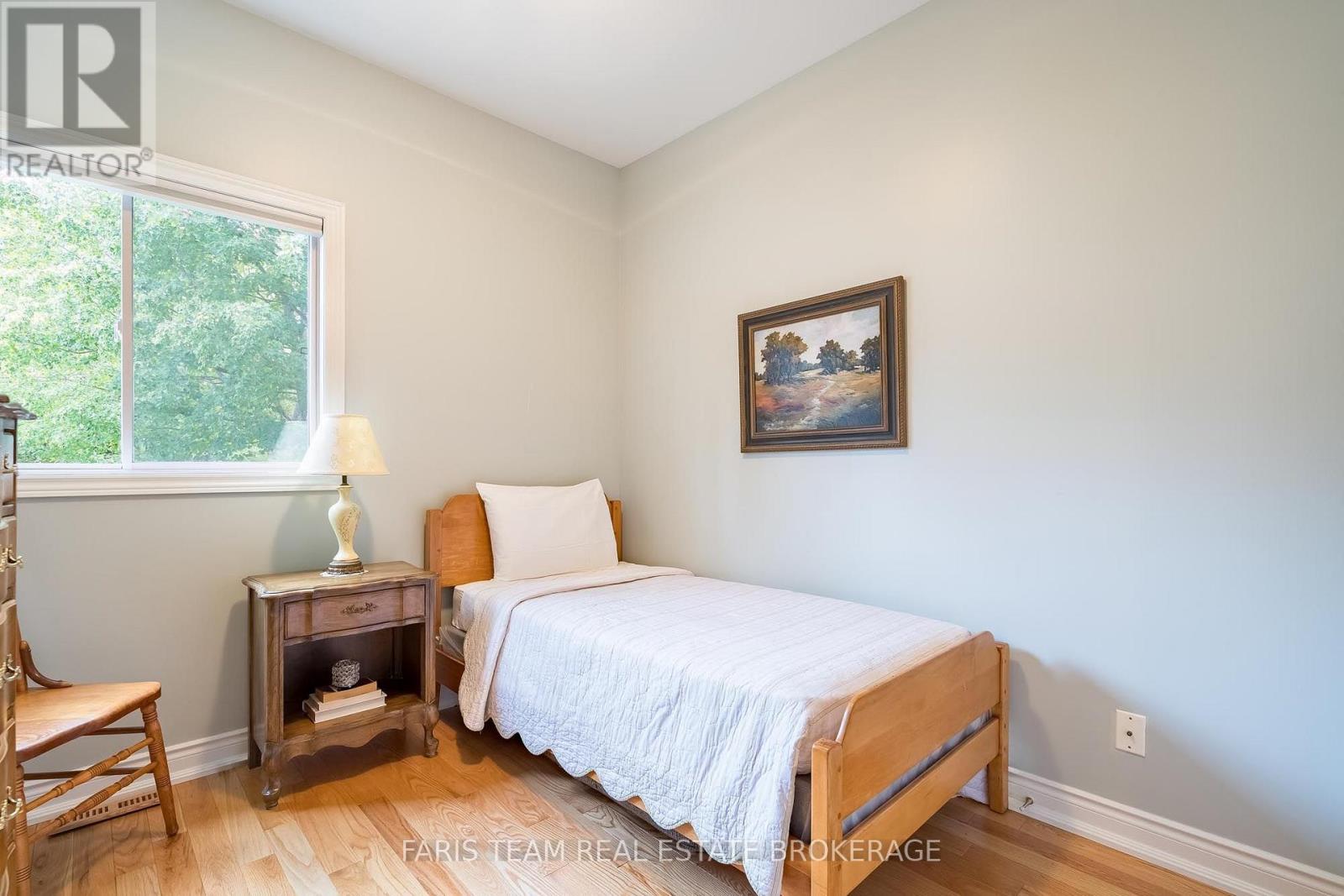 1011 Ferrier Avenue, Innisfil, ON photo 10