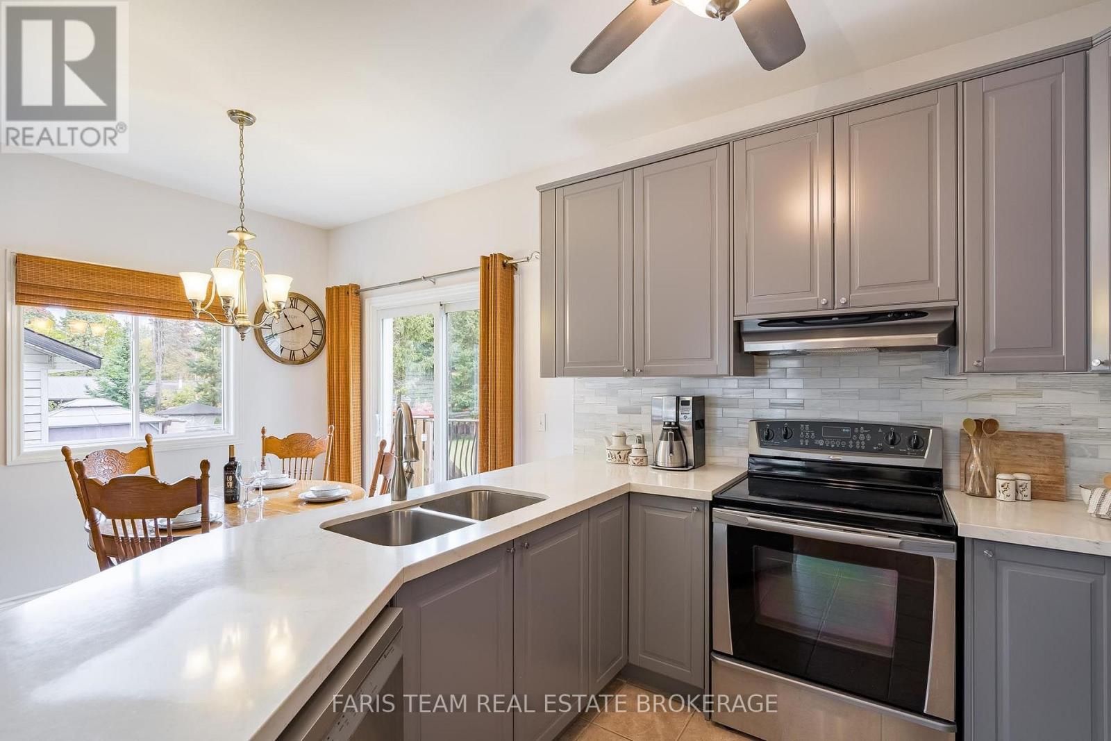 1011 FERRIER AVENUE - 4