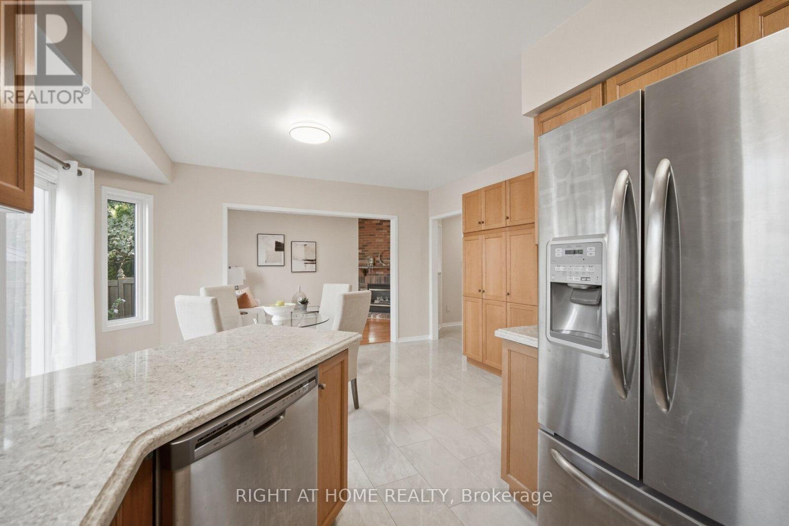 975 MANTLE CRESCENT - 12