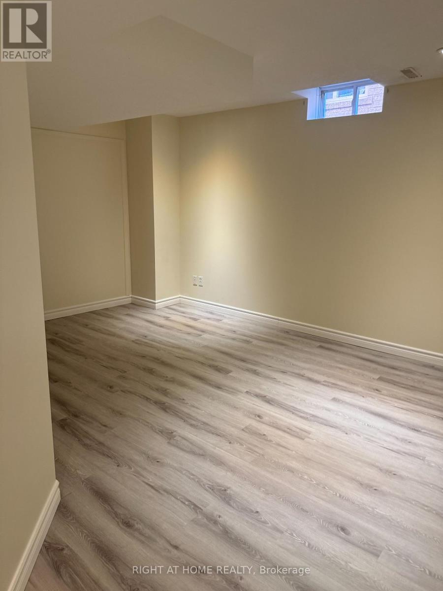 975 MANTLE CRESCENT - 49