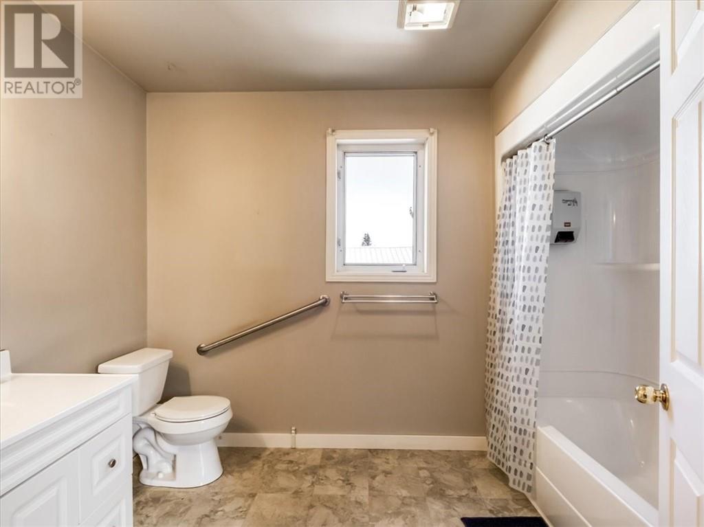 34 Lorne St. - 18