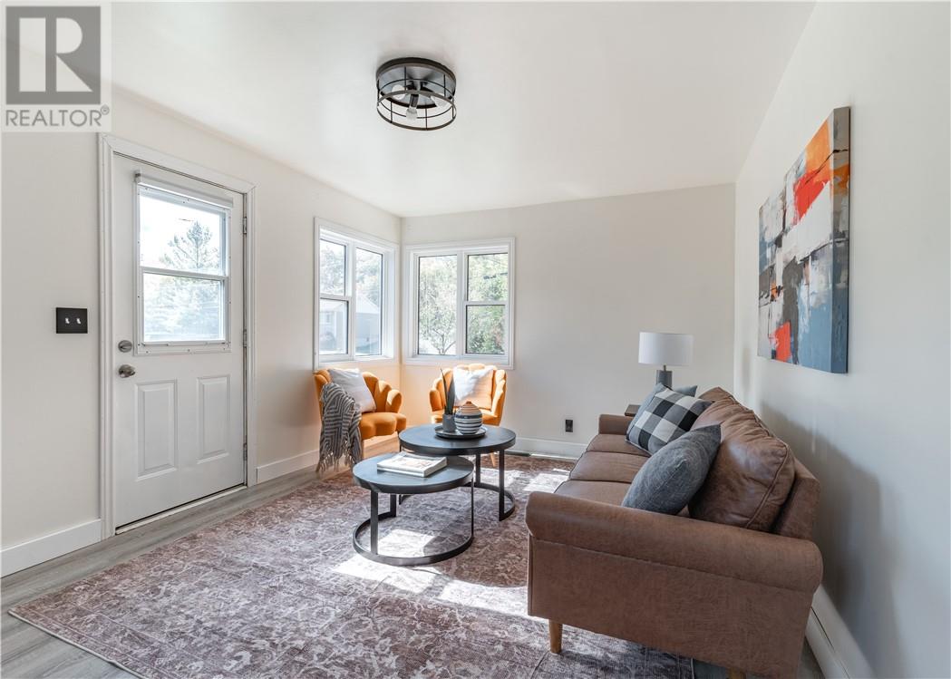 418 Brock Street - 2
