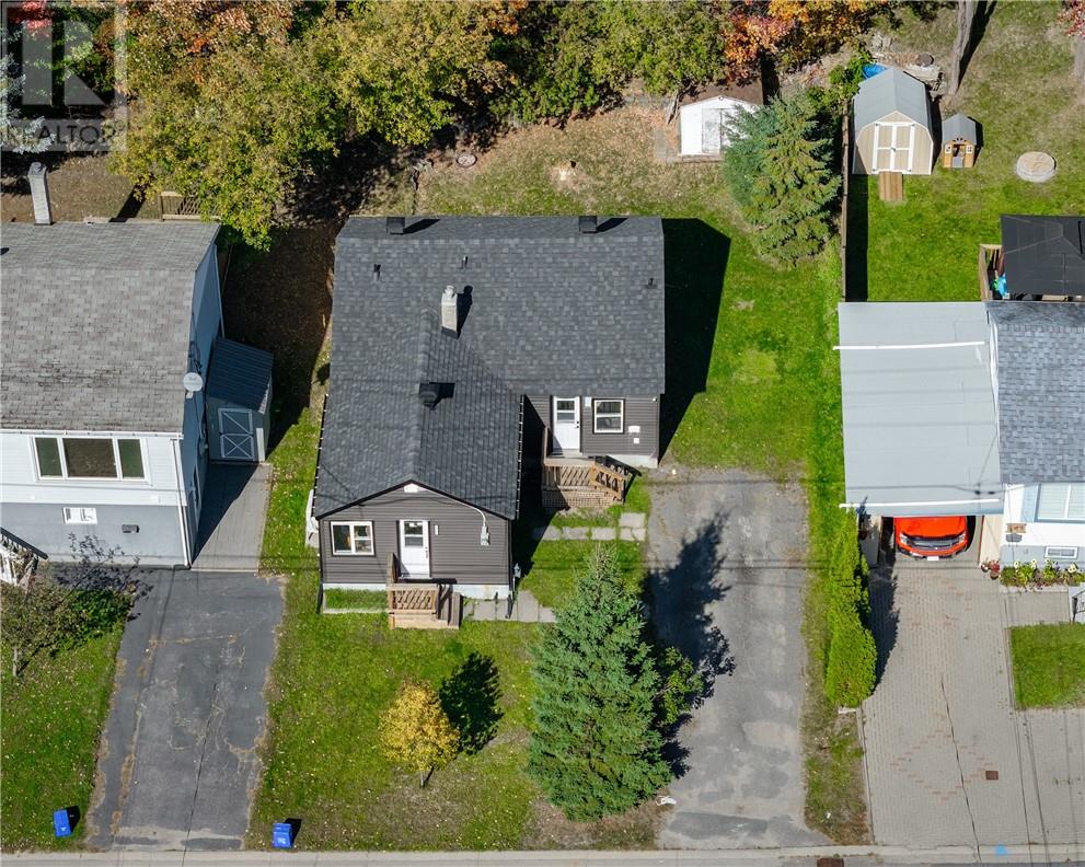 418 Brock Street — photo 24