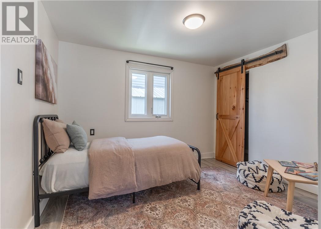 418 Brock Street - 5