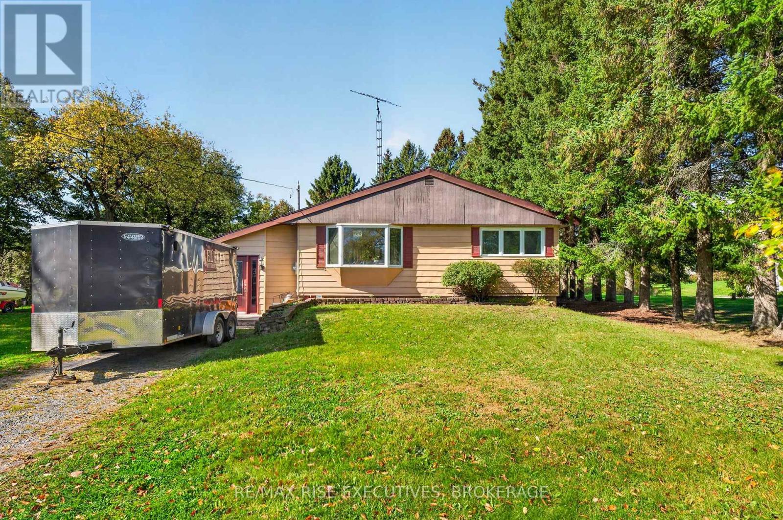 4259 SYDENHAM ROAD - 1