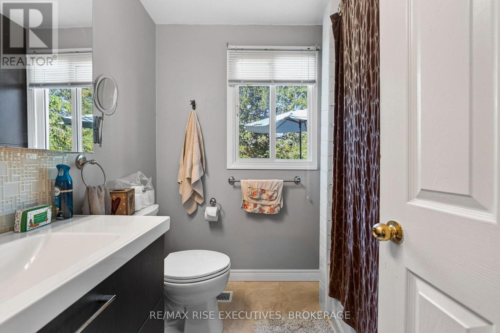 4259 SYDENHAM ROAD - Image 13