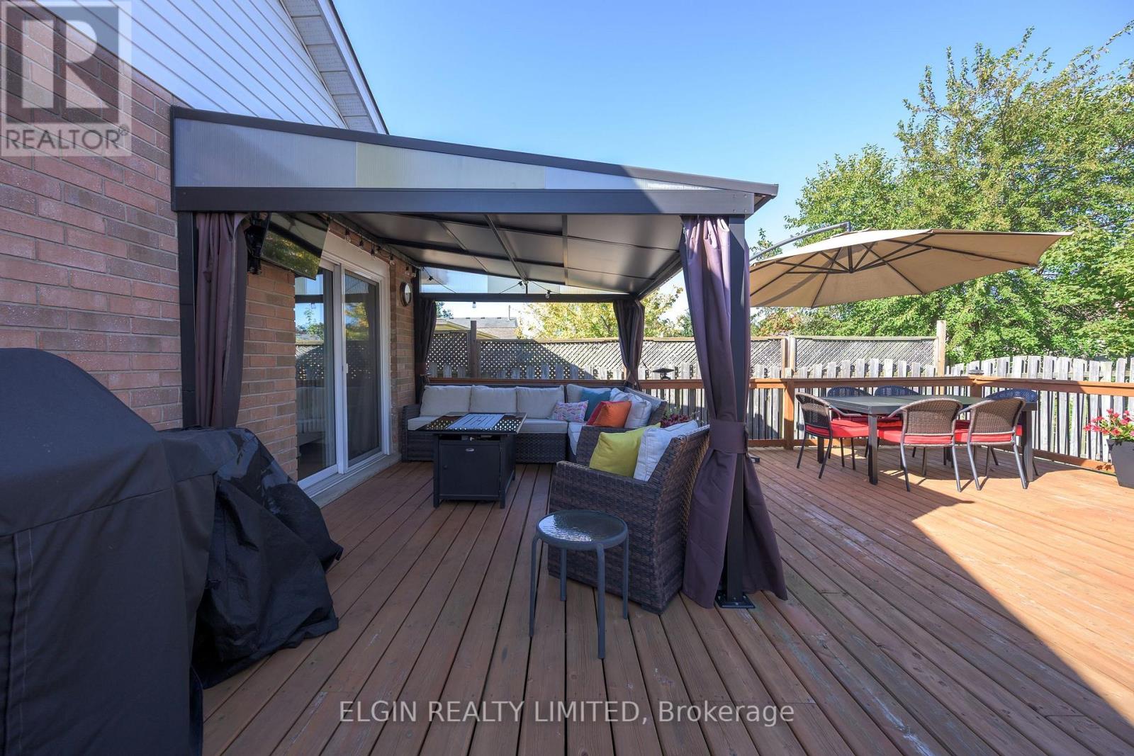 12 Rickwood Place — photo 32