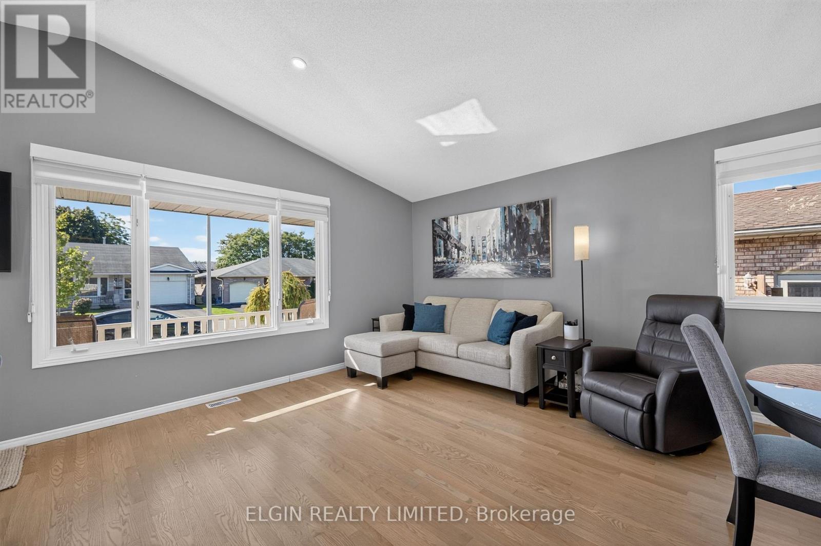 12 RICKWOOD PLACE - 6
