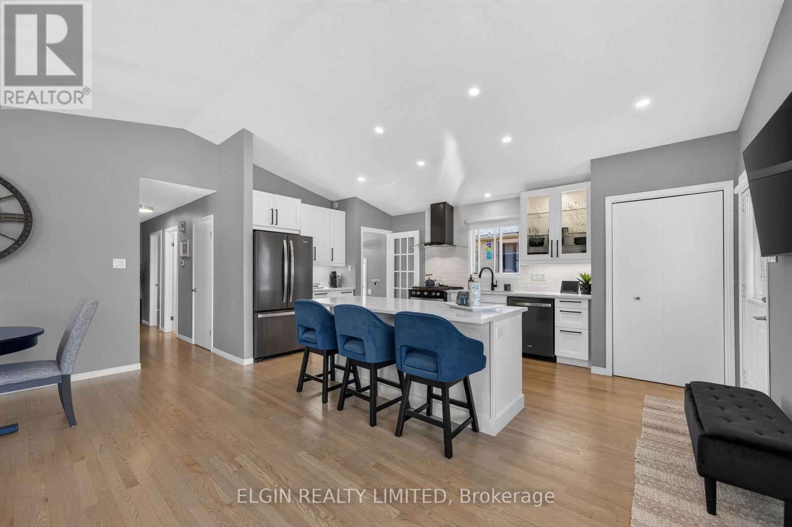 12 RICKWOOD PLACE - 7
