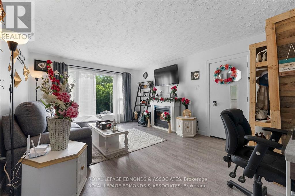 7 ISABELLA STREET - 12