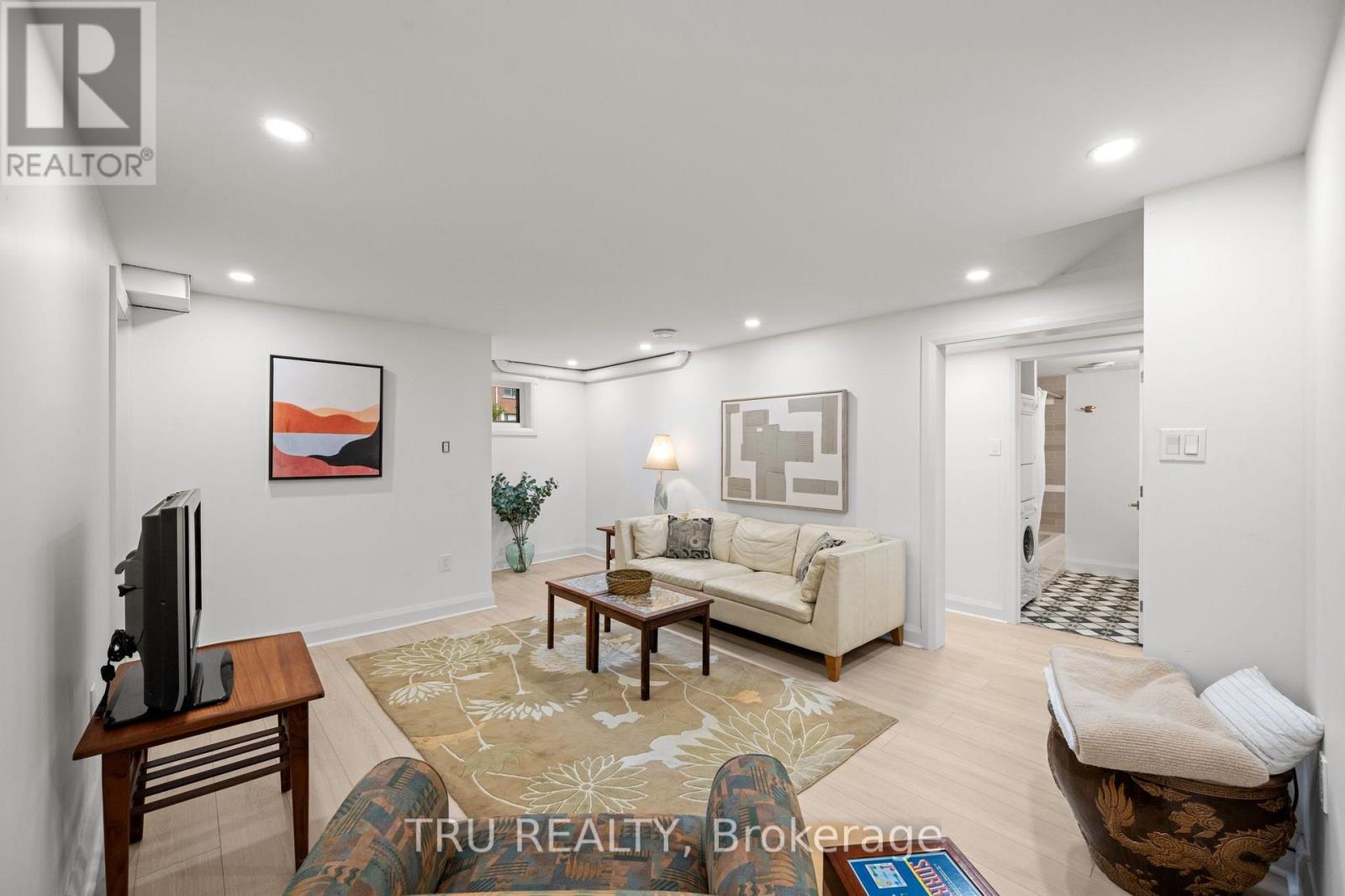 2110 HONEYWELL AVENUE - 31