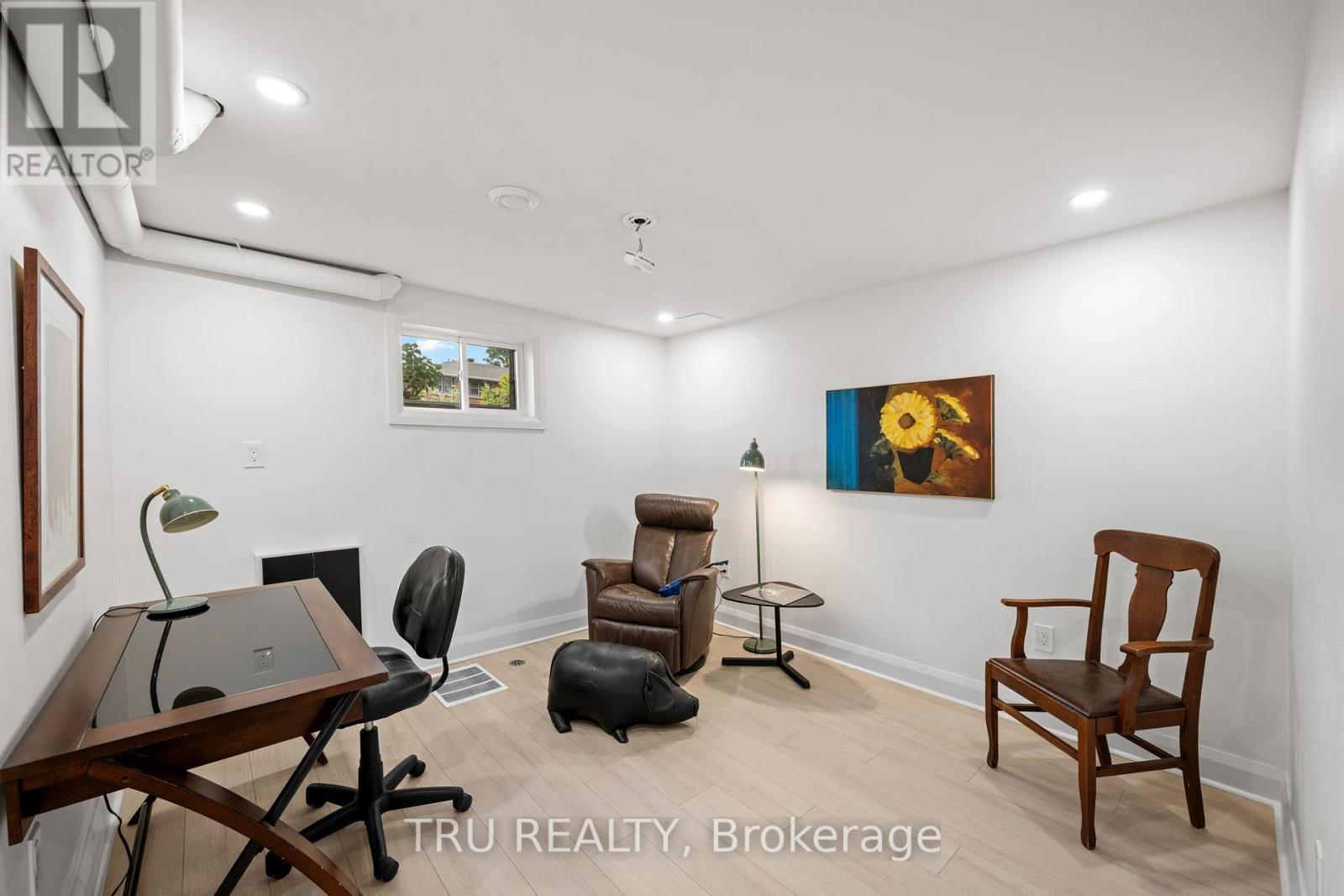 2110 Honeywell Avenue — photo 33