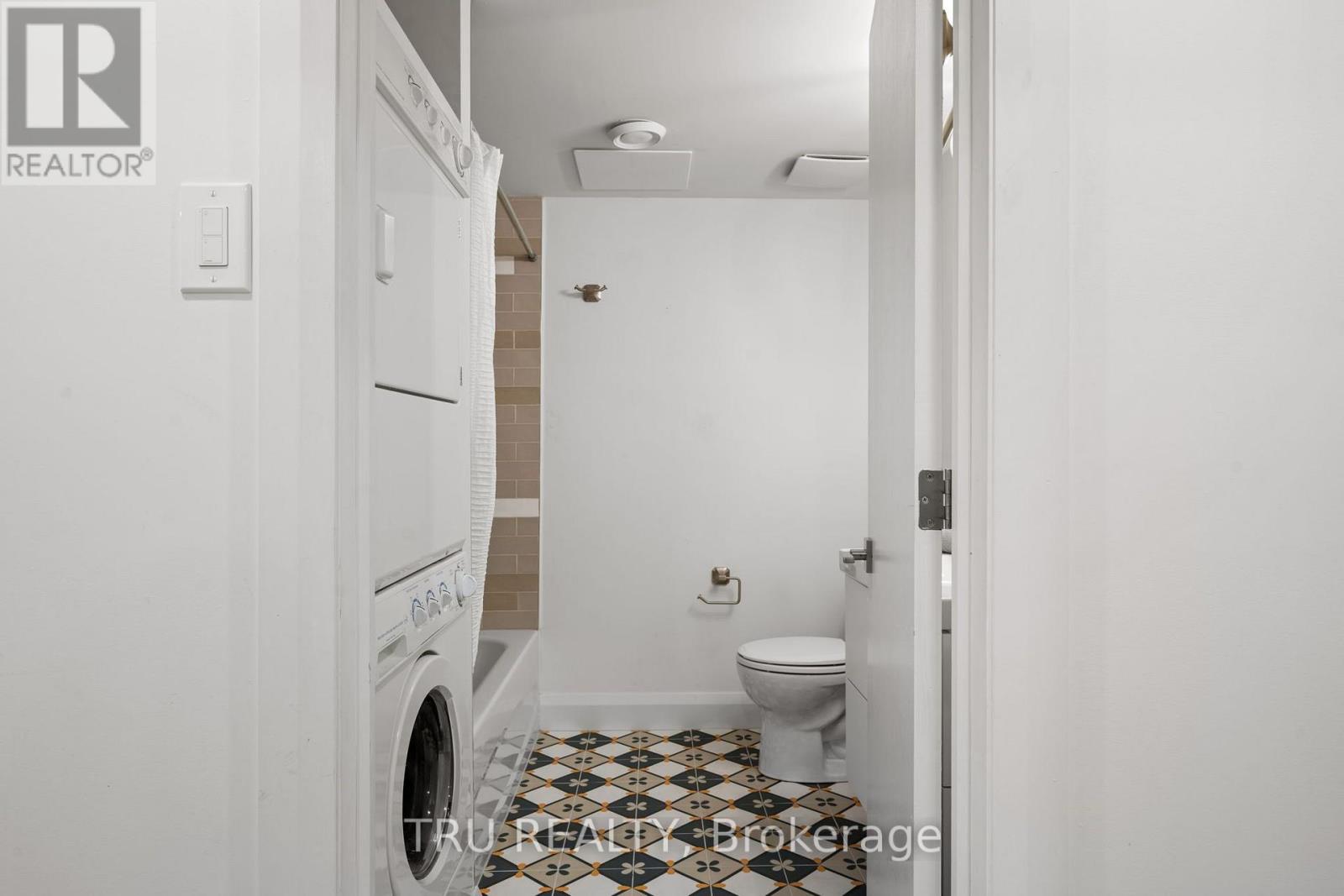2110 HONEYWELL AVENUE - 36