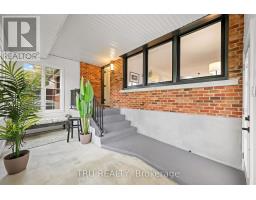 Foyer - 2110 Honeywell Avenue, Ottawa, ON K2A0P8 Photo 6