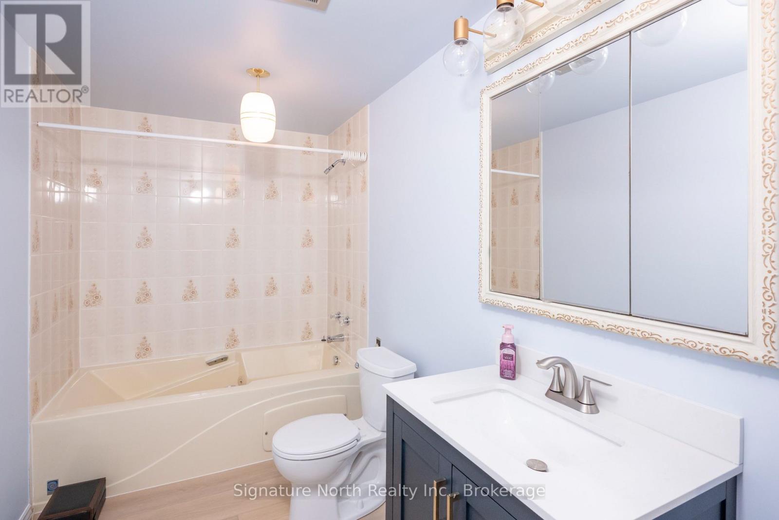 1770 ROSSLYN ROAD - 28