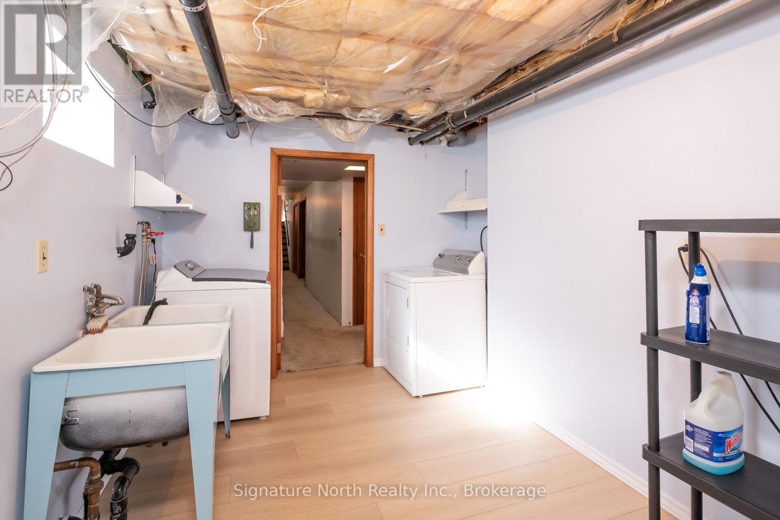 1770 ROSSLYN ROAD - 38