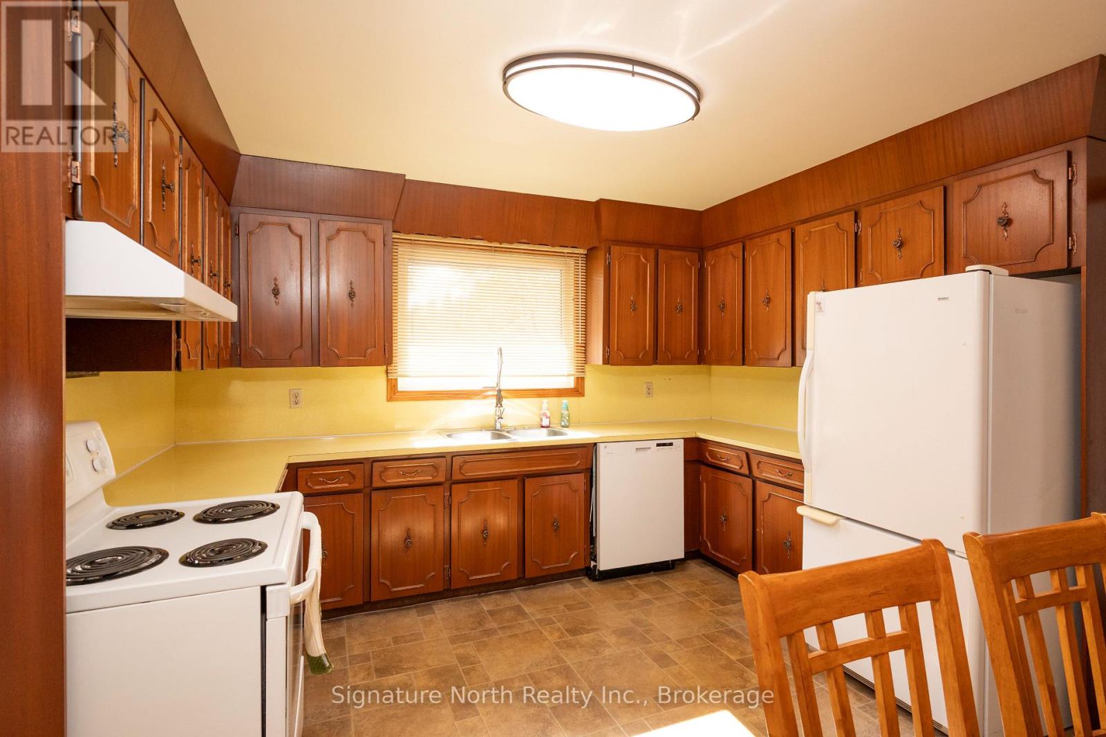 1770 ROSSLYN ROAD - 6