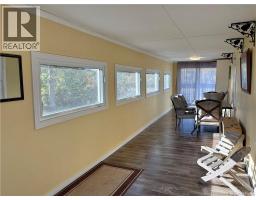15 Underhill Street, photo 8