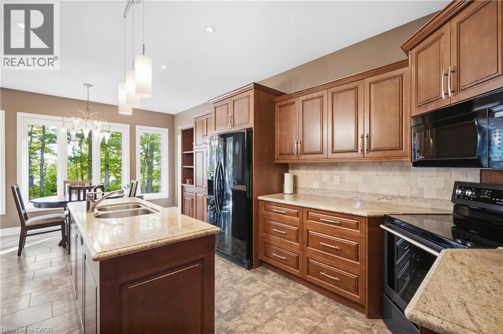 12 WELWOOD Avenue - 10