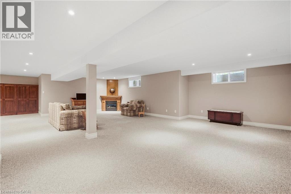 12 WELWOOD Avenue - Image 29