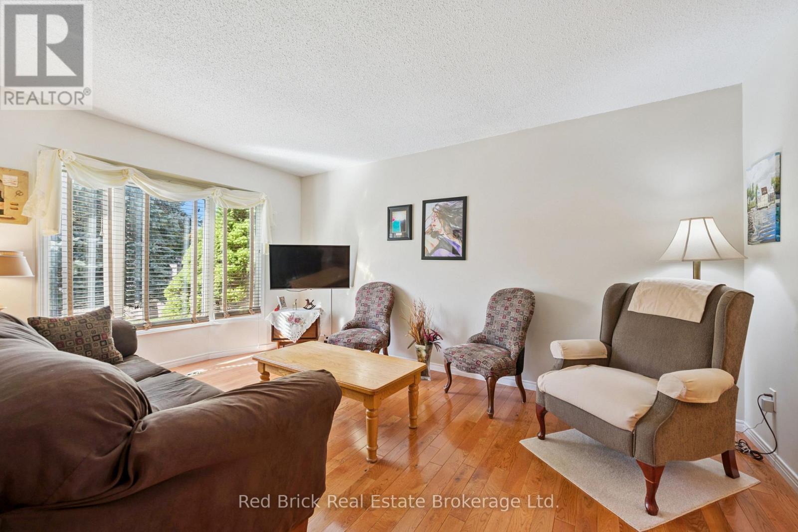 744 WOODHILL DRIVE - Image 8