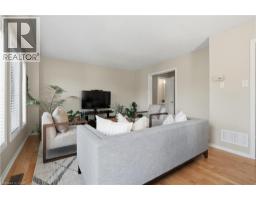 Living room/Dining room - 148 Rockhaven Lane, Waterdown, ON L8B0J5 Photo 11