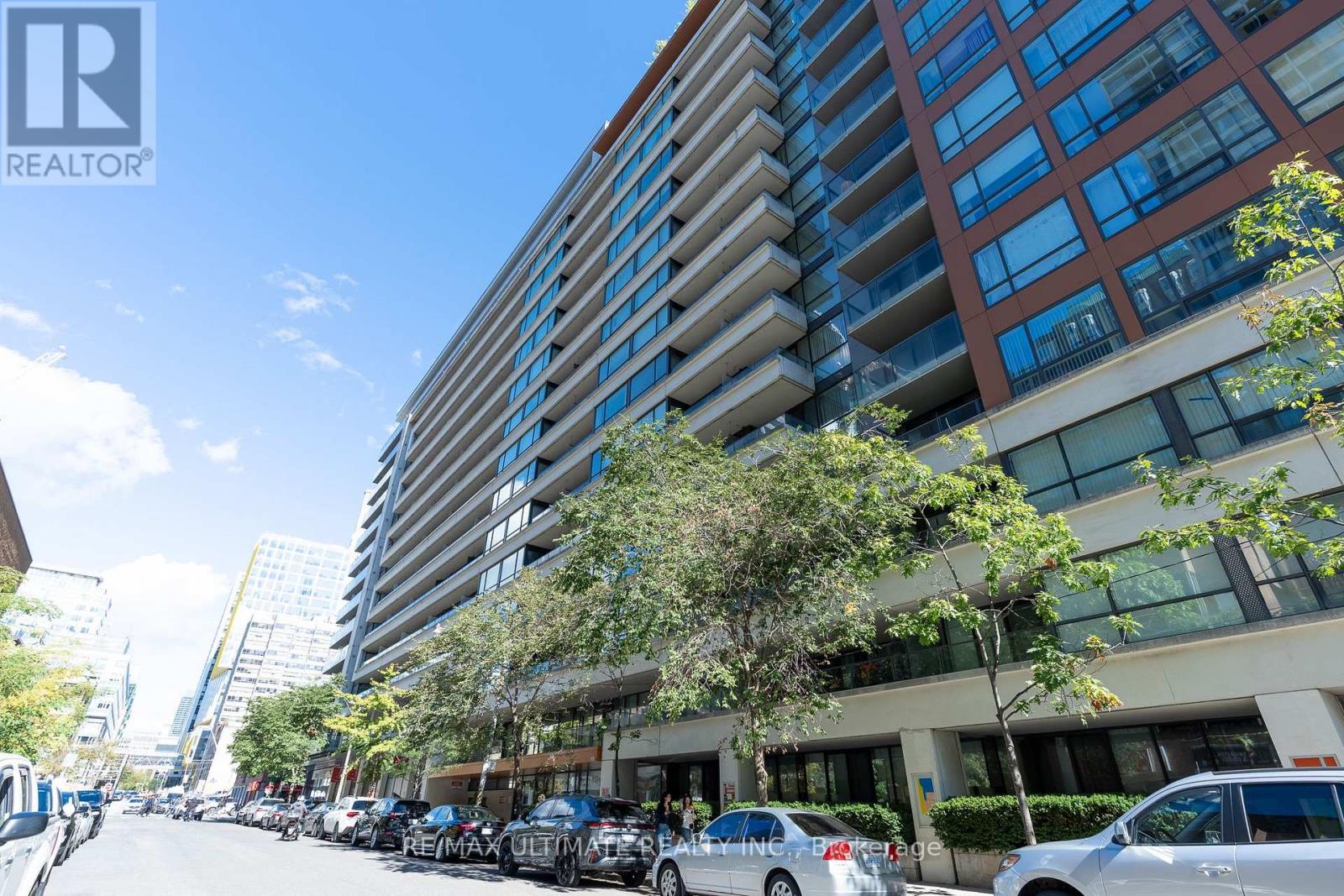 627- 111 Elizabeth Street, Toronto, ON photo 1