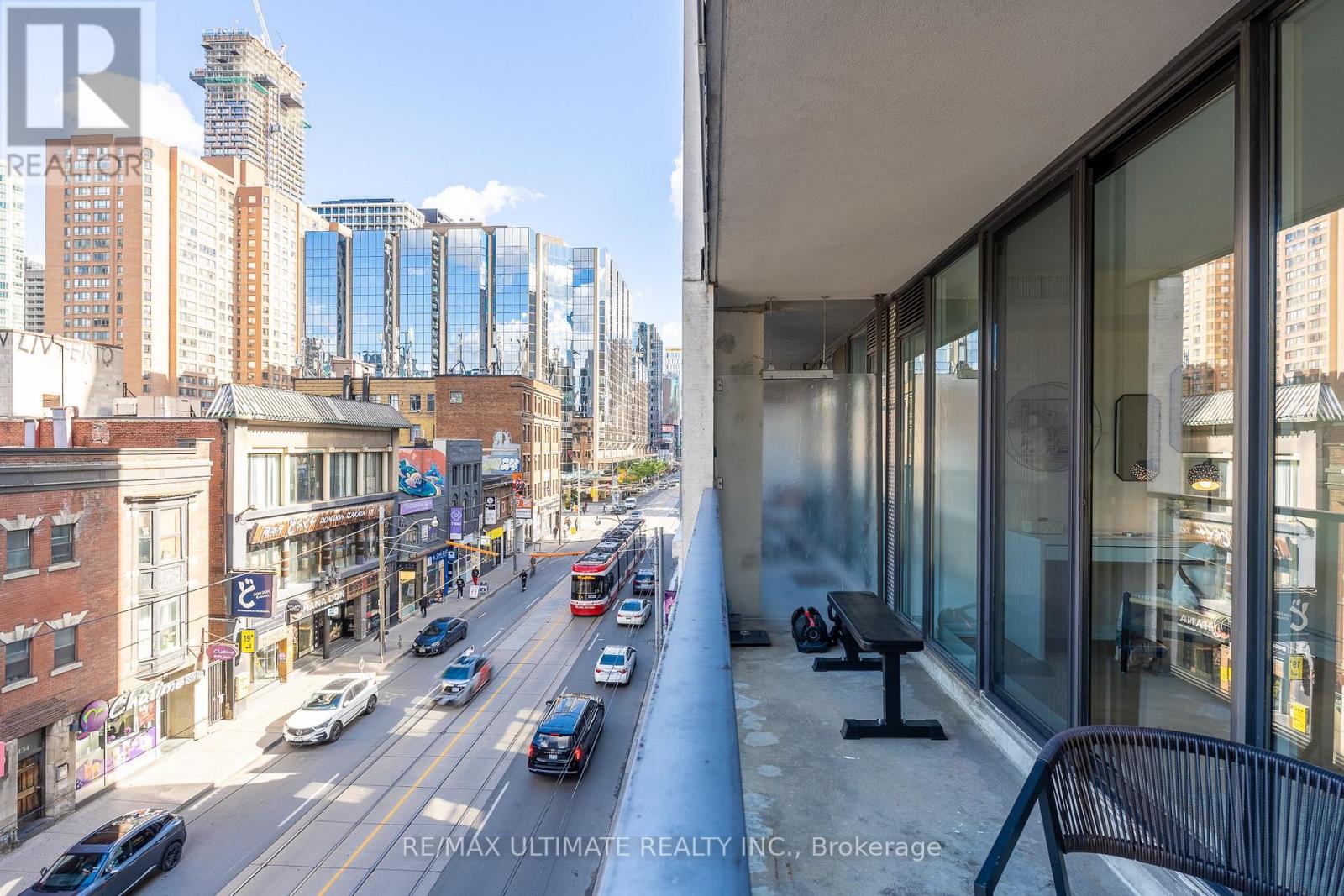 #627 111 ELIZABETH STREET - 30