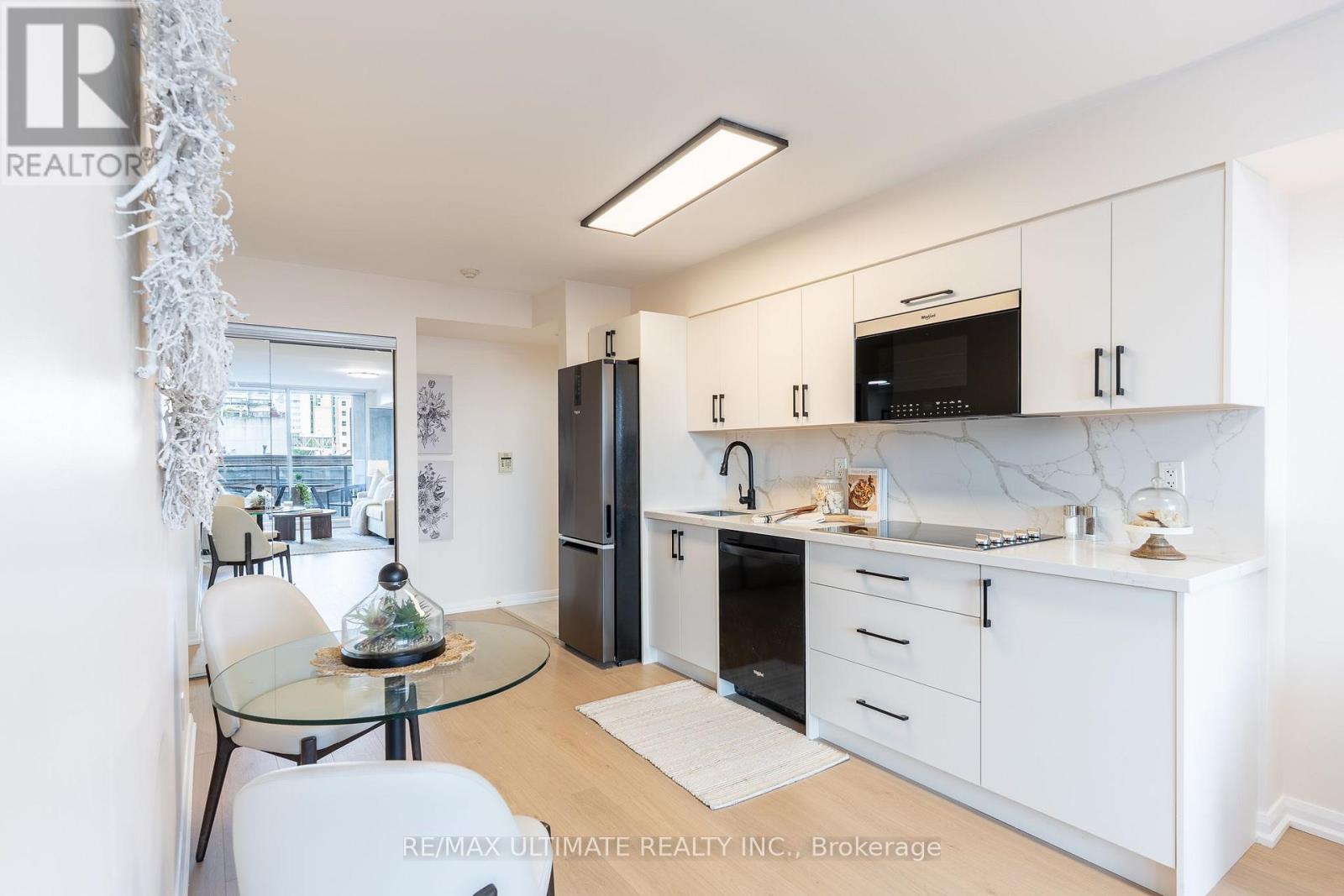 #627 111 ELIZABETH STREET - 9