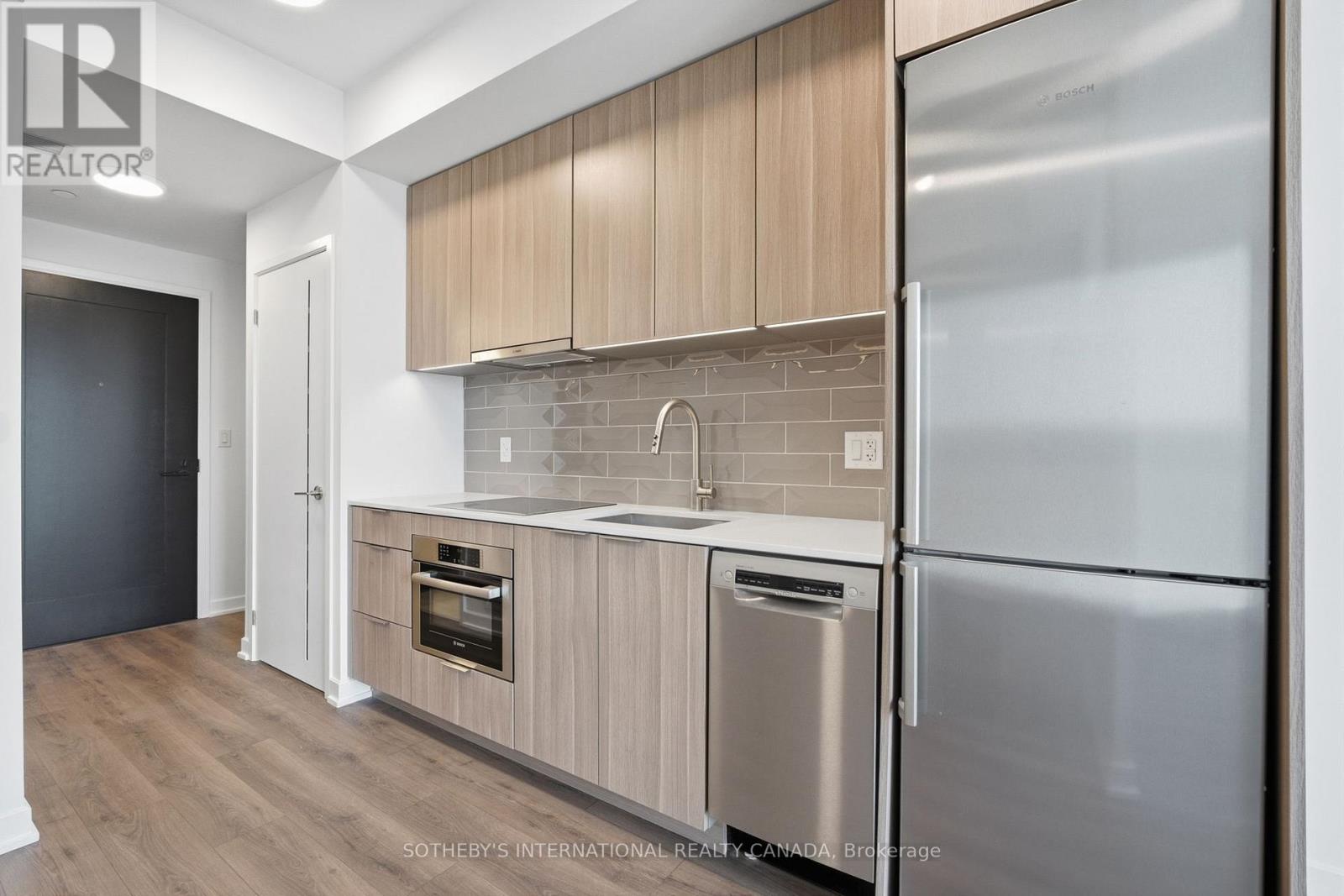 88 Bathurst Street — photo 11