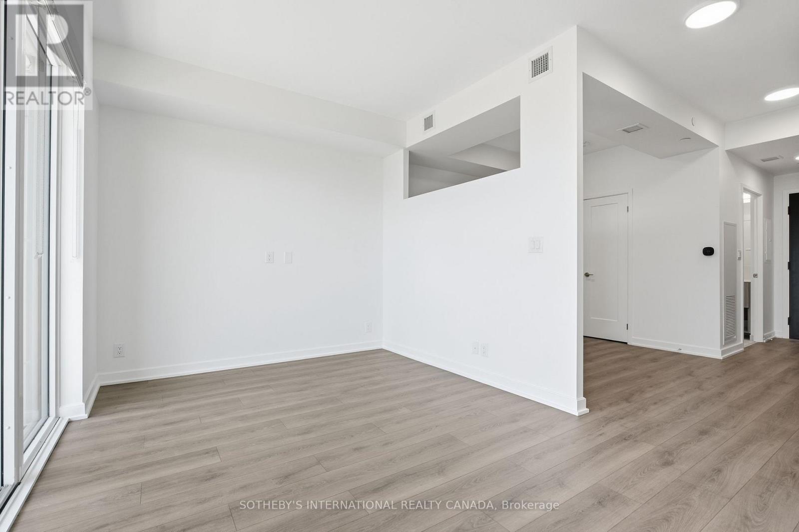 88 Bathurst Street — photo 12