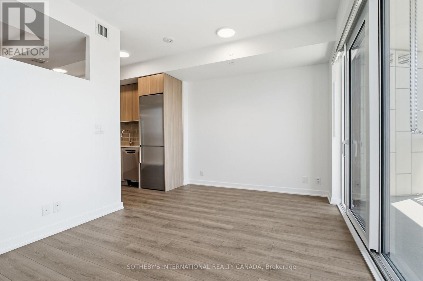 88 Bathurst Street — photo 13
