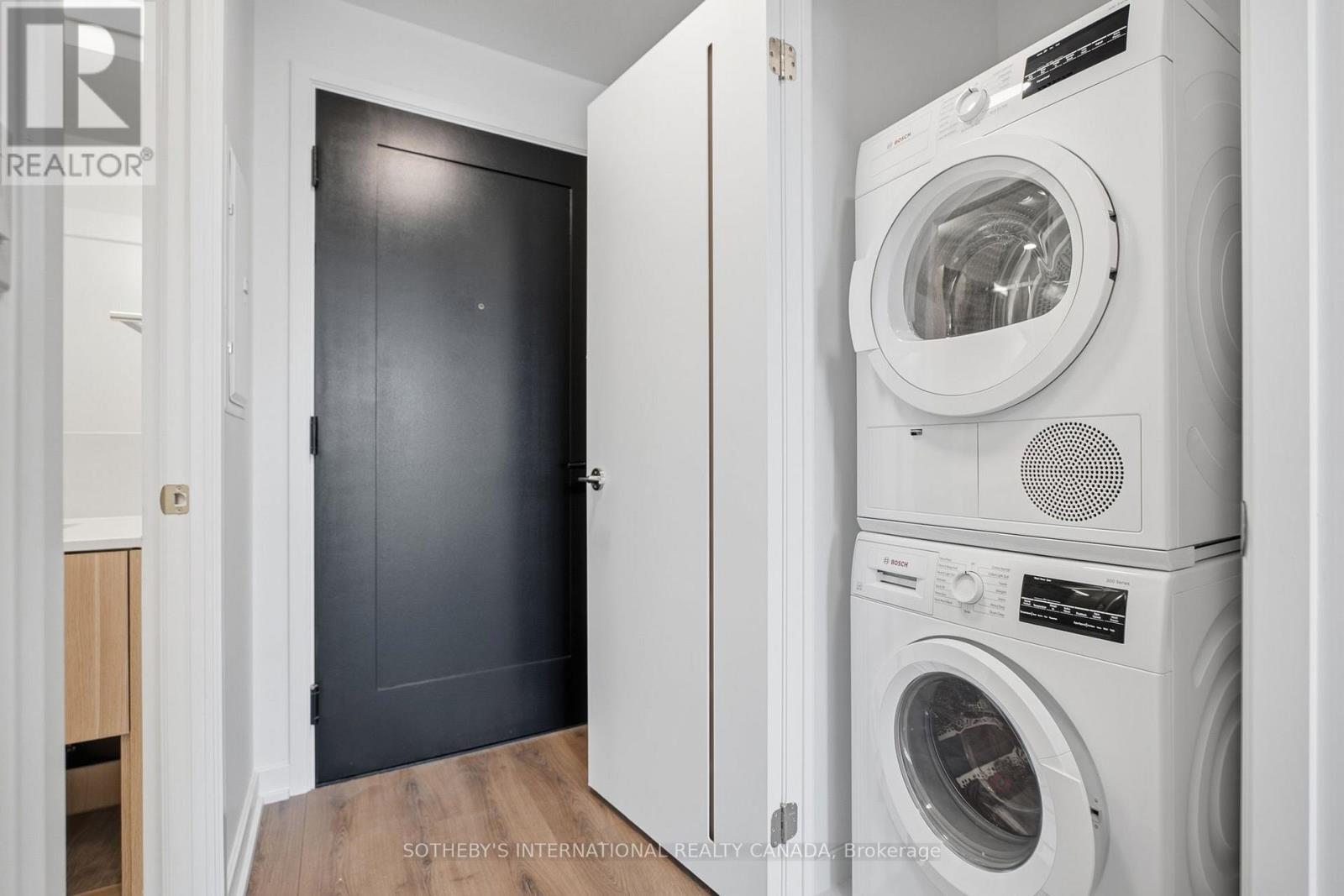 88 Bathurst Street — photo 18