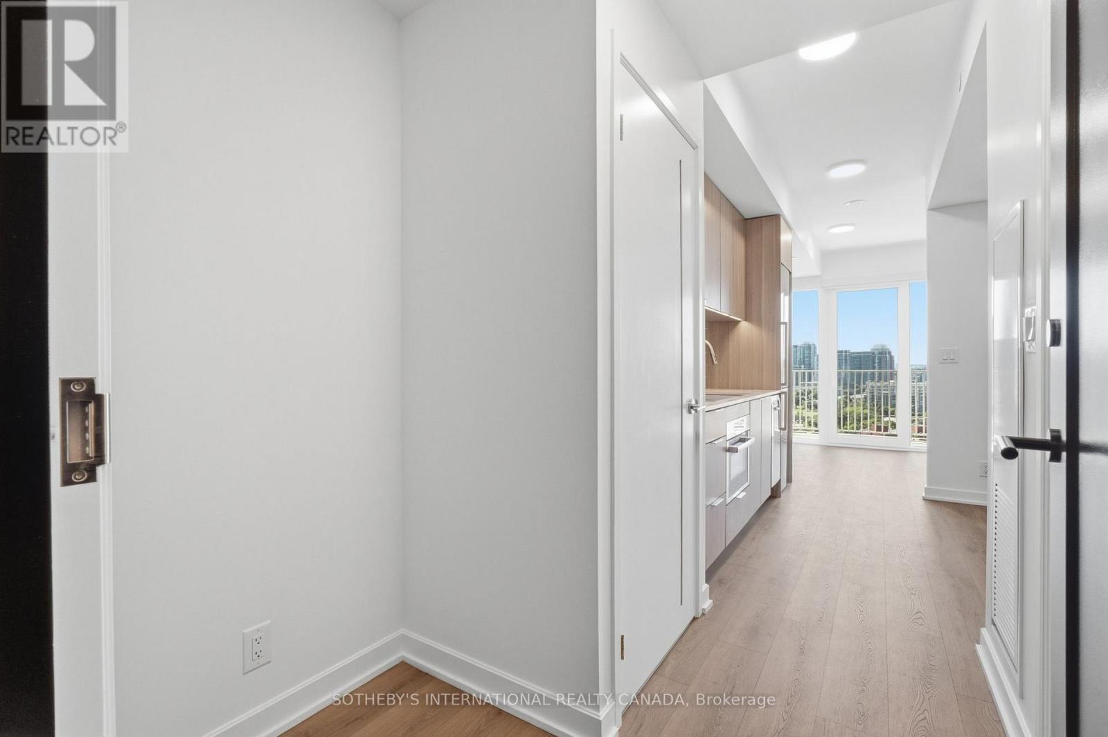 88 Bathurst Street — photo 3