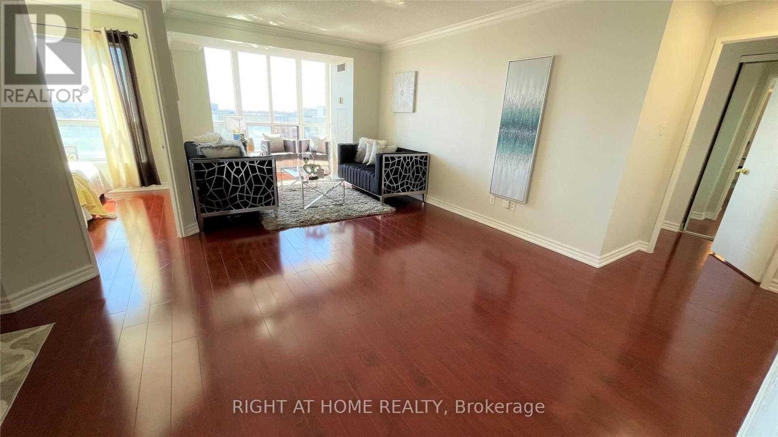 1470 Midland Avenue, Toronto, ON photo 2
