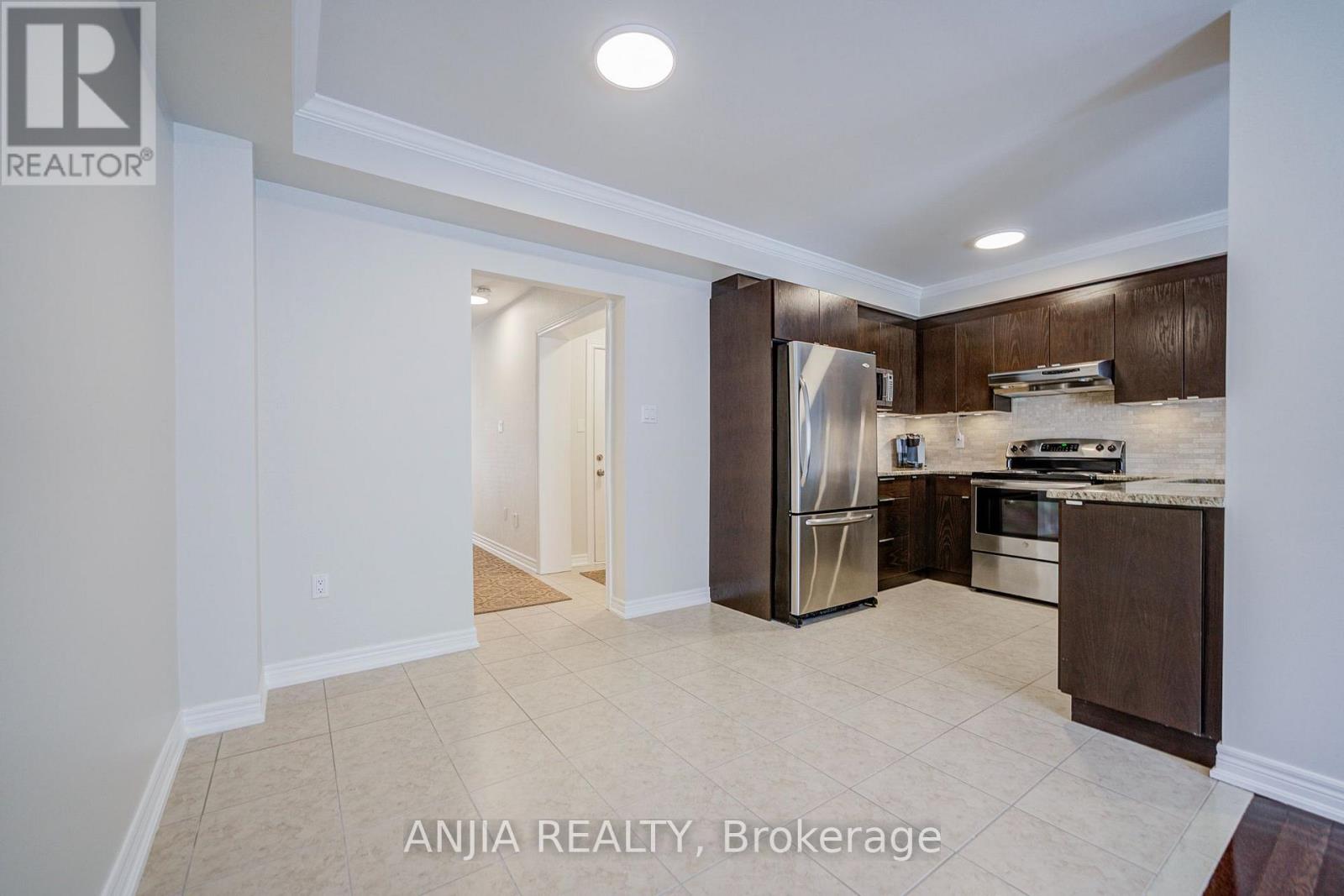 6 Expedition Crescent, Whitchurch-Stouffville, ON photo 10