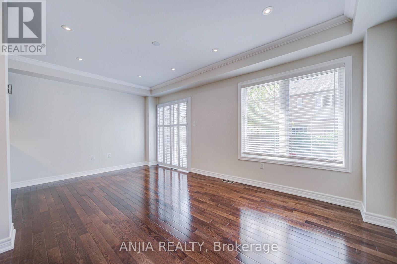 6 Expedition Crescent, Whitchurch-Stouffville, ON photo 17