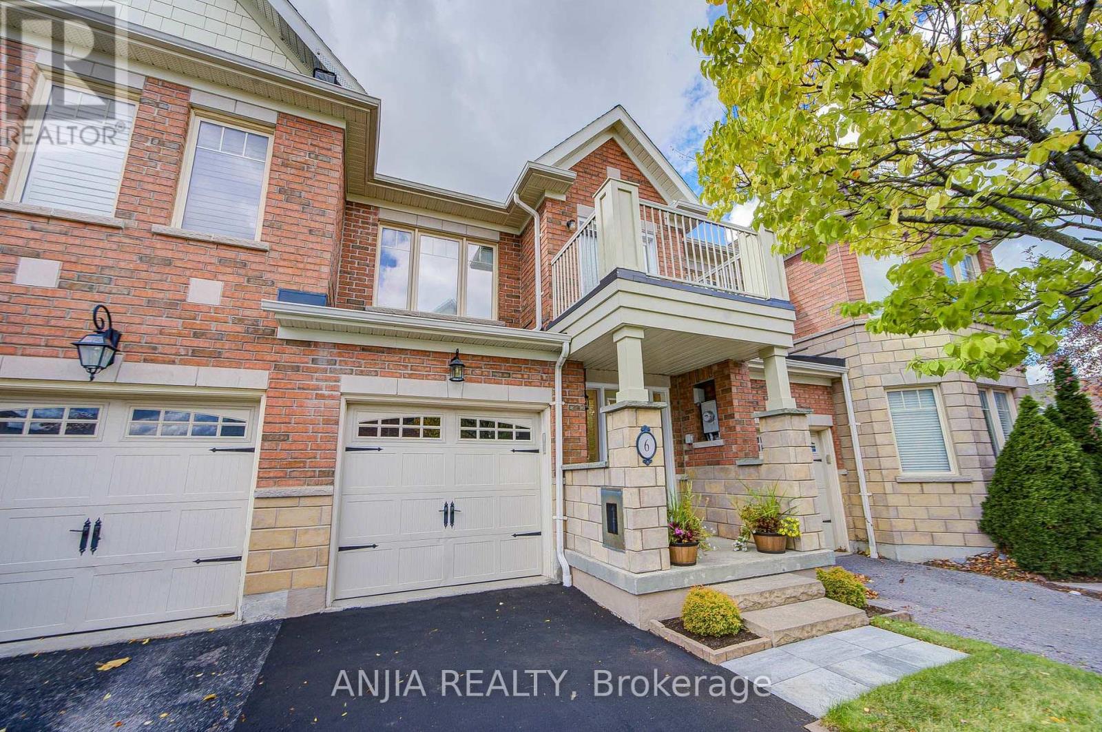 6 Expedition Crescent, Whitchurch-Stouffville, ON photo 2