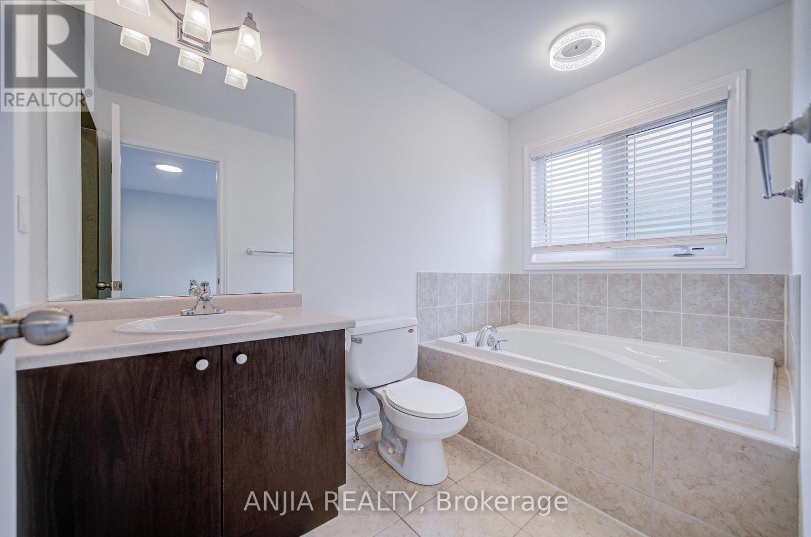 6 Expedition Crescent, Whitchurch-Stouffville, ON photo 25