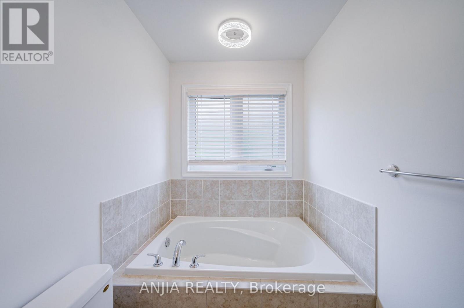6 Expedition Crescent, Whitchurch-Stouffville, ON photo 26