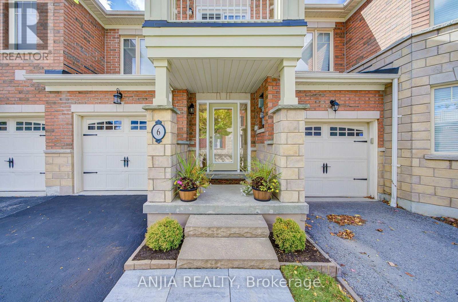 6 Expedition Crescent, Whitchurch-Stouffville, ON photo 3