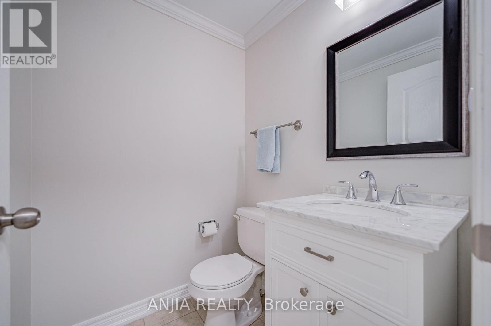 6 Expedition Crescent, Whitchurch-Stouffville, ON photo 7