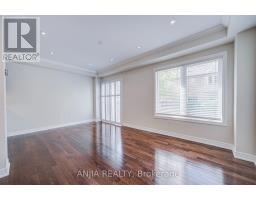 6 Expedition Crescent, Whitchurch Stouffville, ON L4A0T1 Photo 17