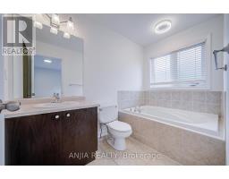6 Expedition Crescent, Whitchurch Stouffville, ON L4A0T1 Photo 25