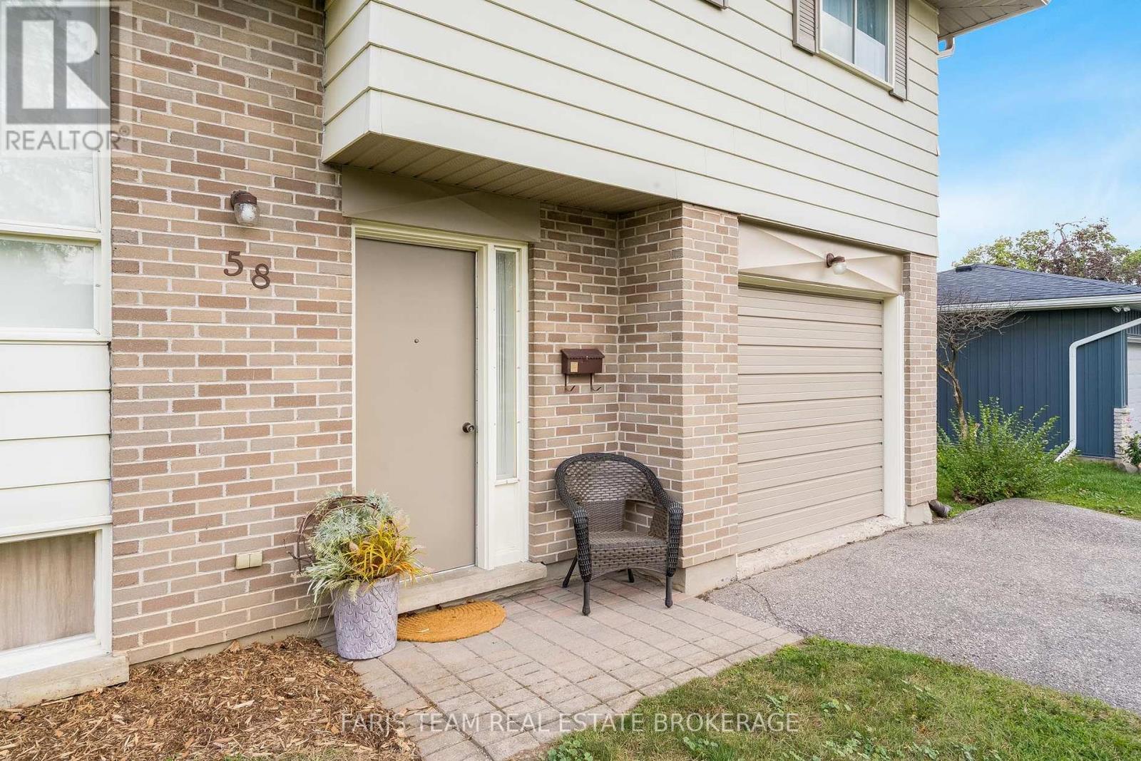 58 Steel Street, Barrie, ON photo 3